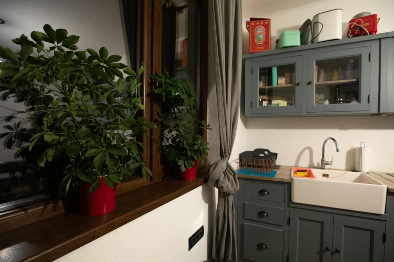Maison De L'Amour Brebu Nou Экстерьер фото