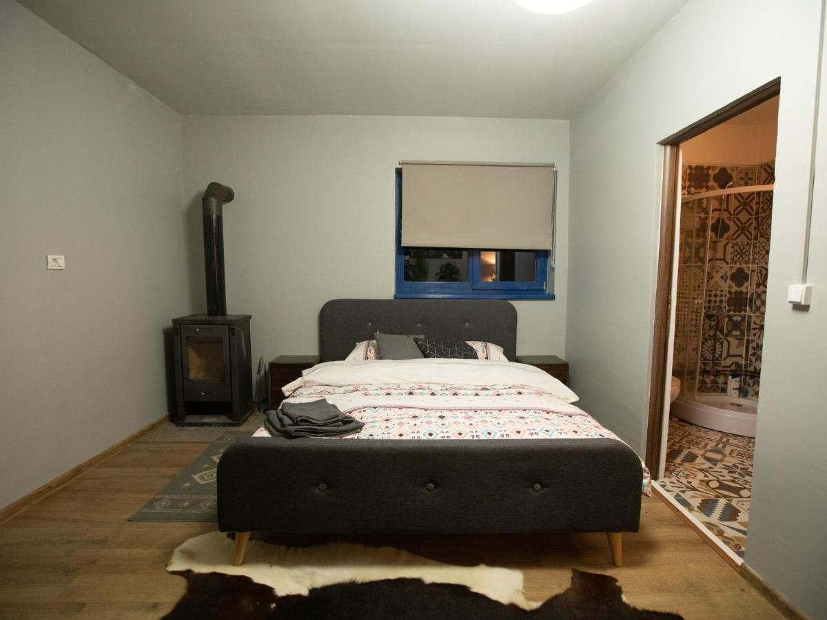 Maison De L'Amour Brebu Nou Экстерьер фото