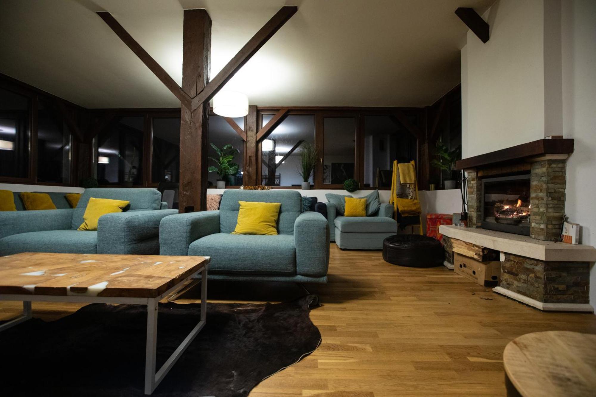 Maison De L'Amour Brebu Nou Экстерьер фото