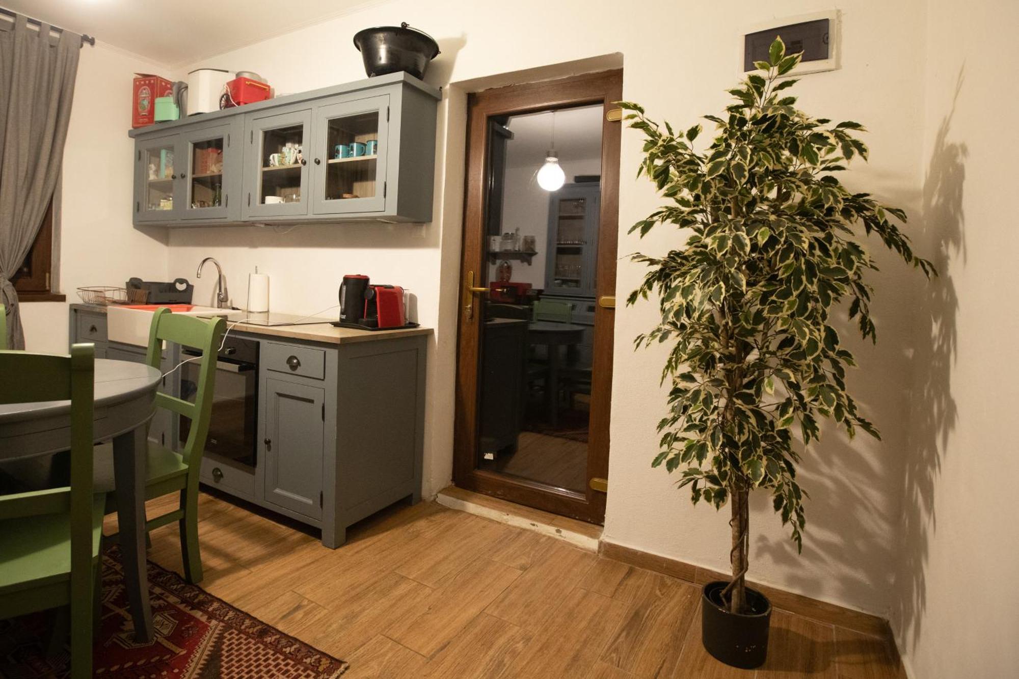 Maison De L'Amour Brebu Nou Экстерьер фото