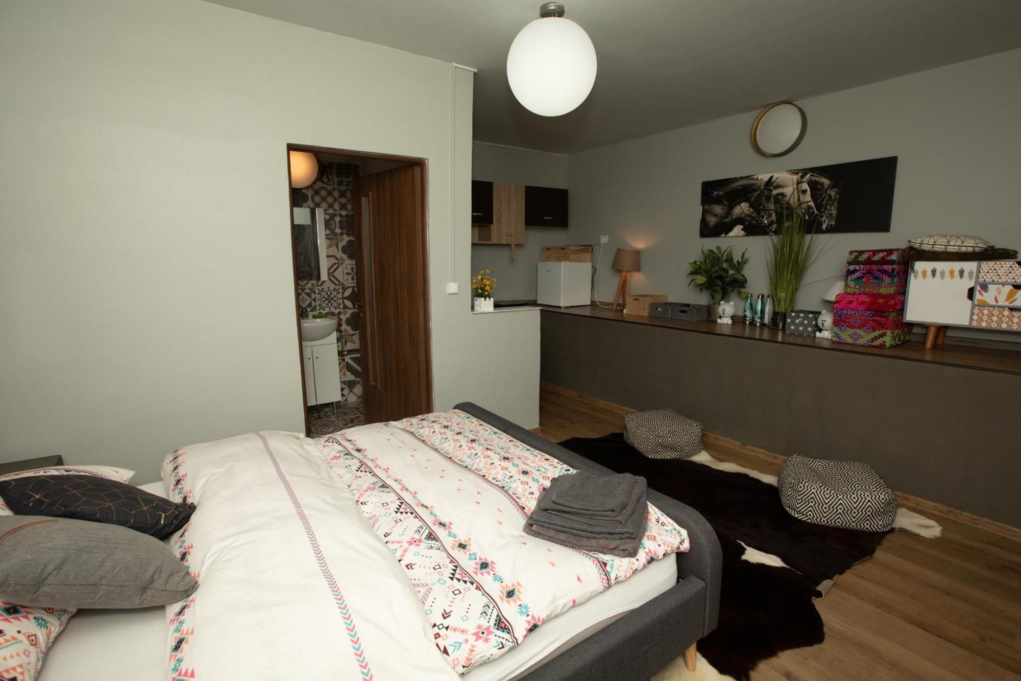Maison De L'Amour Brebu Nou Экстерьер фото