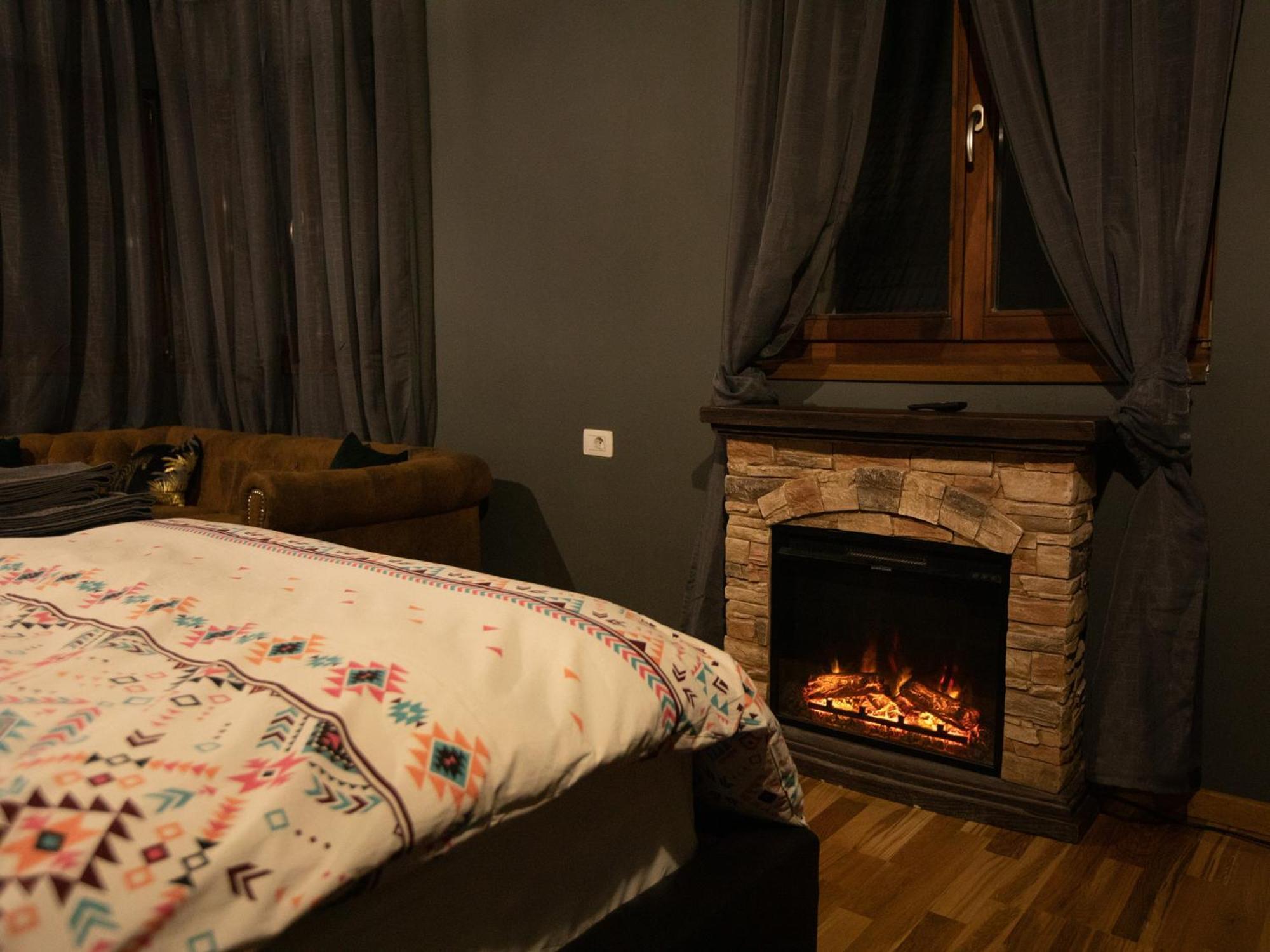Maison De L'Amour Brebu Nou Экстерьер фото