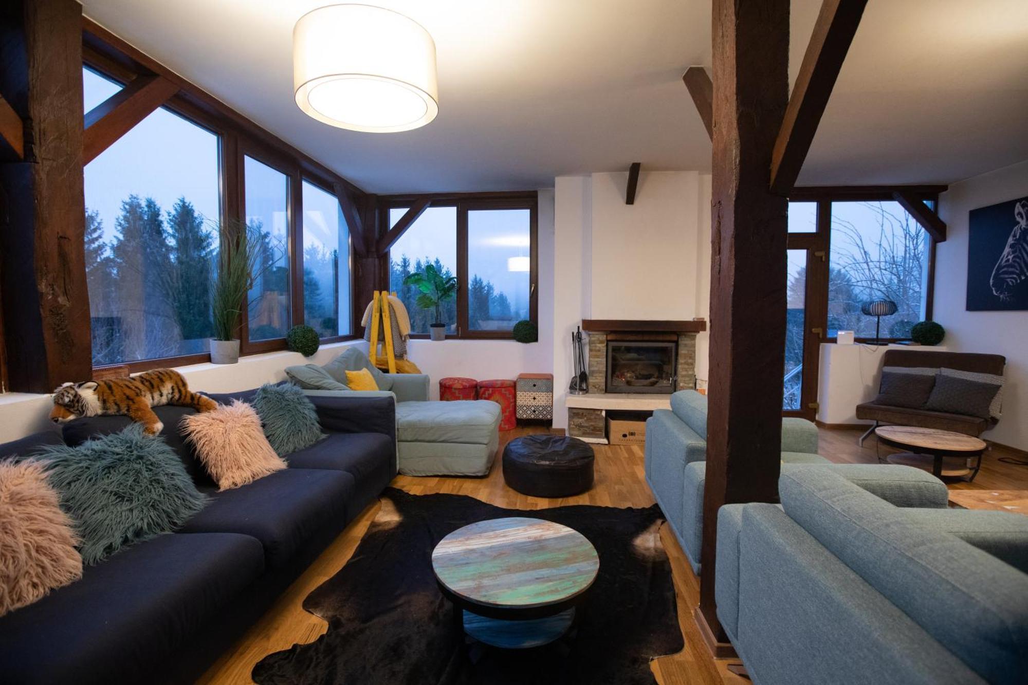 Maison De L'Amour Brebu Nou Экстерьер фото